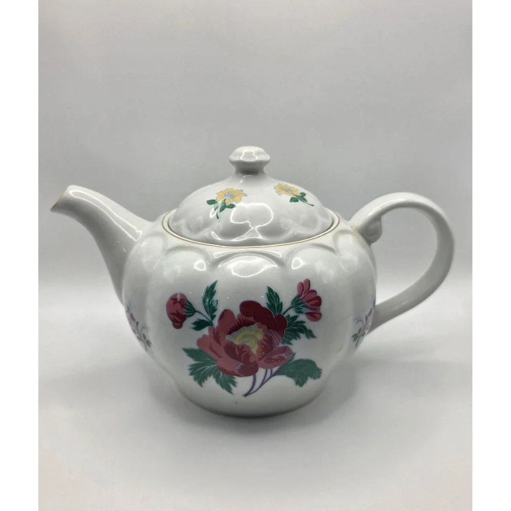 Vintage‎ Parfums Laura Ashley Floral Scalloped Porcelain Teapot Gold Trim White